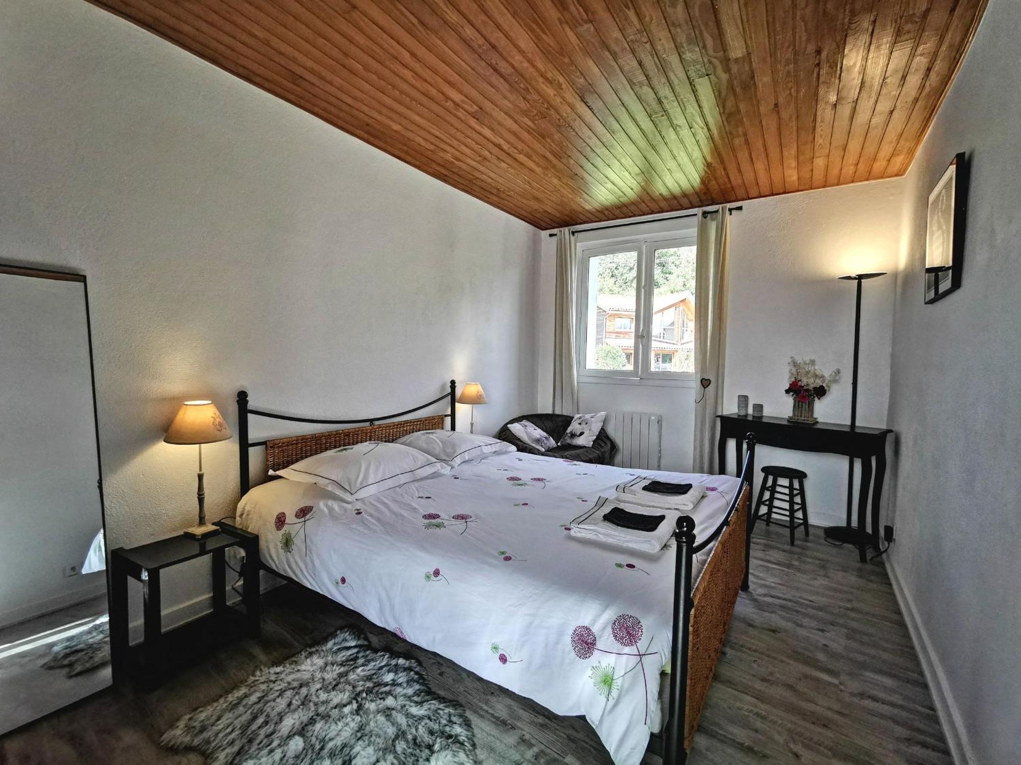 Gîte Saint-Vidal, 4 pièces, 6 personnes - FR-1-582-308 Esterno foto