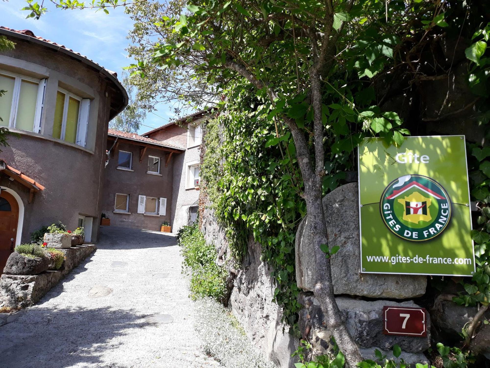Gîte Saint-Vidal, 4 pièces, 6 personnes - FR-1-582-308 Esterno foto